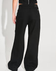 JEAN Nº21 – THE STRAIGHT SHINY BLACK