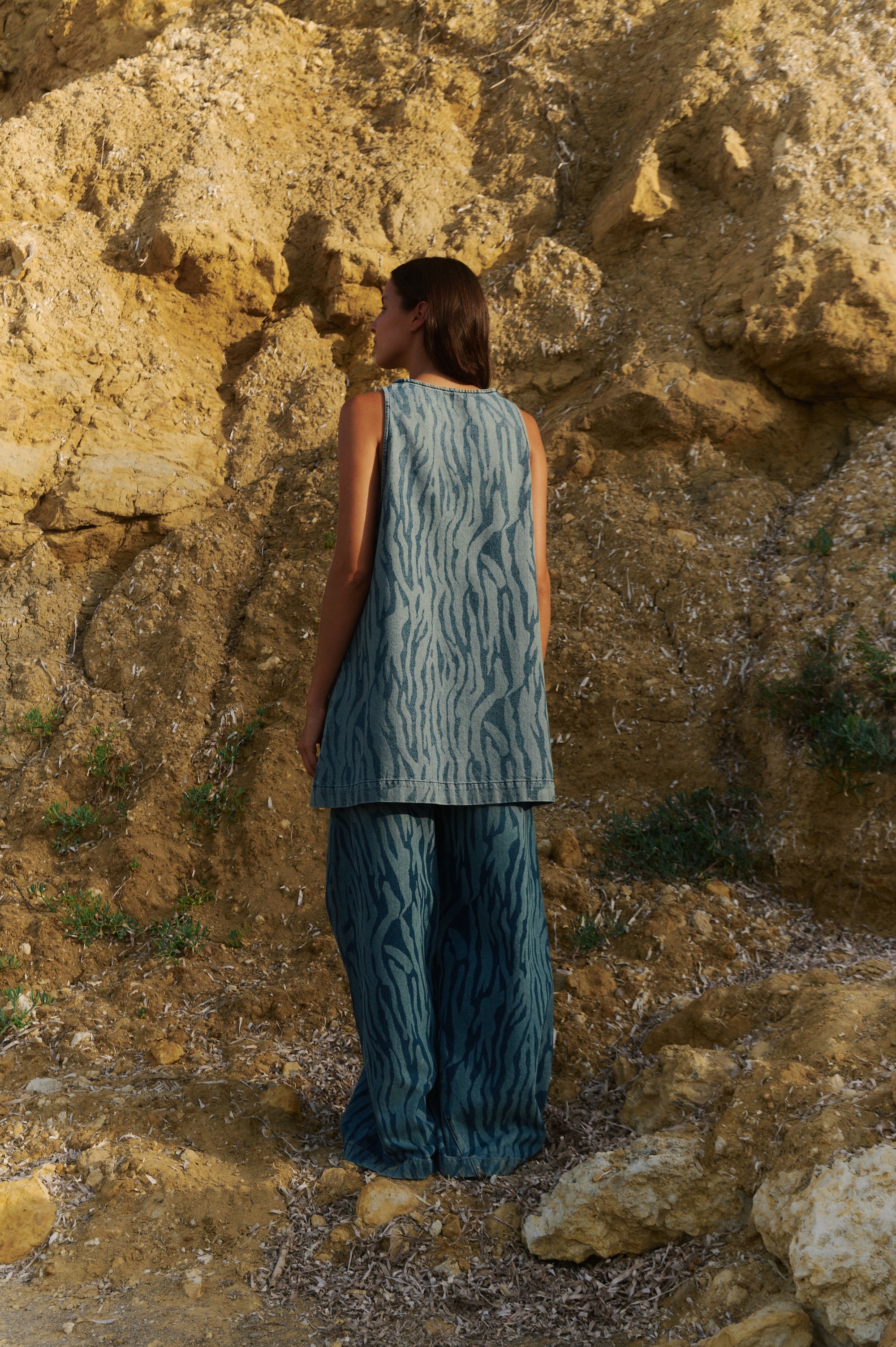 JEAN Nº24 - THE OVERSIZE SAFARI
